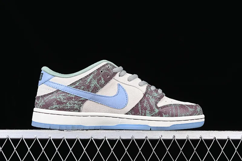 All Categories Nk SB Dunk Series Nk SB Dunk Low Low-top sneakers Crenshaw Skate Club x Nk SB Dunk Low joint model SB low-top sports and leisure sneakers FN4193-100